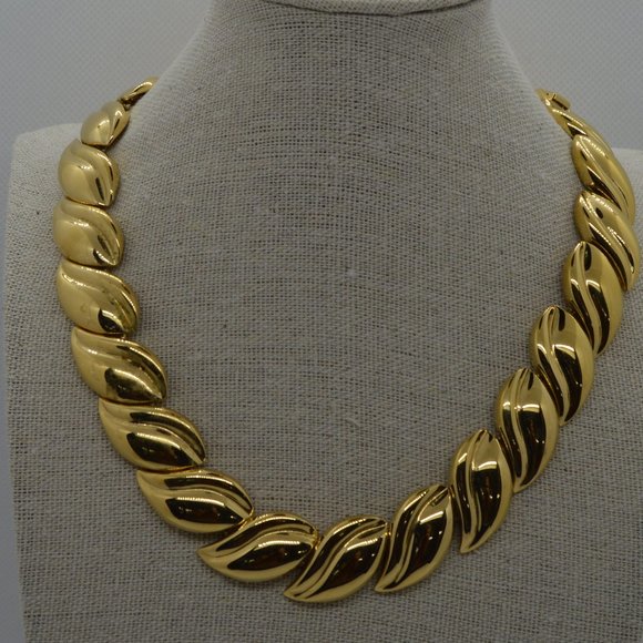 Vintage Napier Gold-Toned Leaf Collar Necklace - Picture 4 of 10